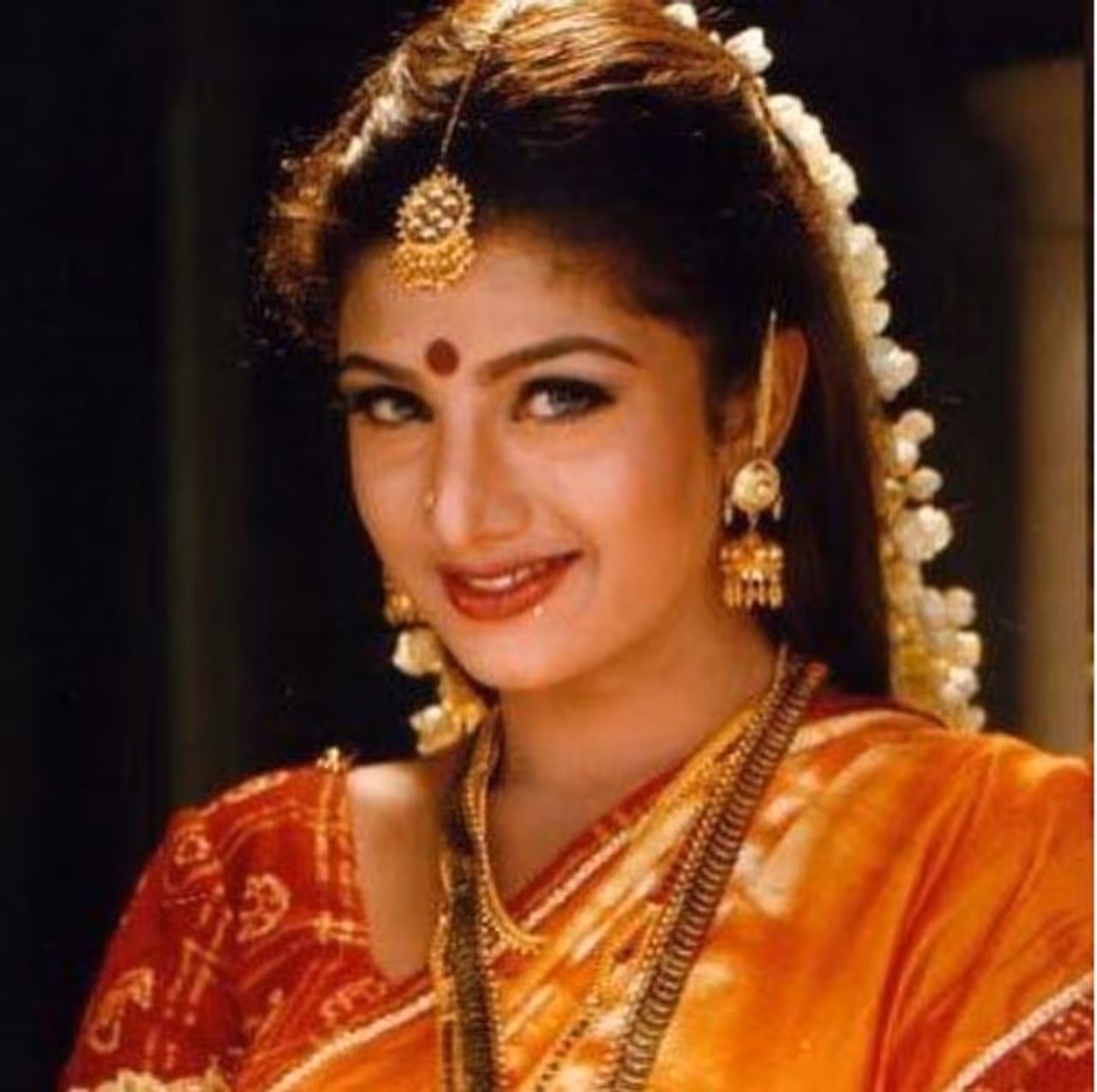 ರಂಭಾ ಮೂಲತಃ ಆಂಧ್ರ ಪ್ರದೇಶದವರಾಗಿದ್ದು, ಹುಟ್ಟಿದ್ದು ಜೂನ್ 5,1976 . ರಂಭಾ ಮೂಲತಃ ಆಂಧ್ರ ಪ್ರದೇಶದವರಾಗಿದ್ದು, ಹುಟ್ಟಿದ್ದು ಜೂನ್ 5,1976 .