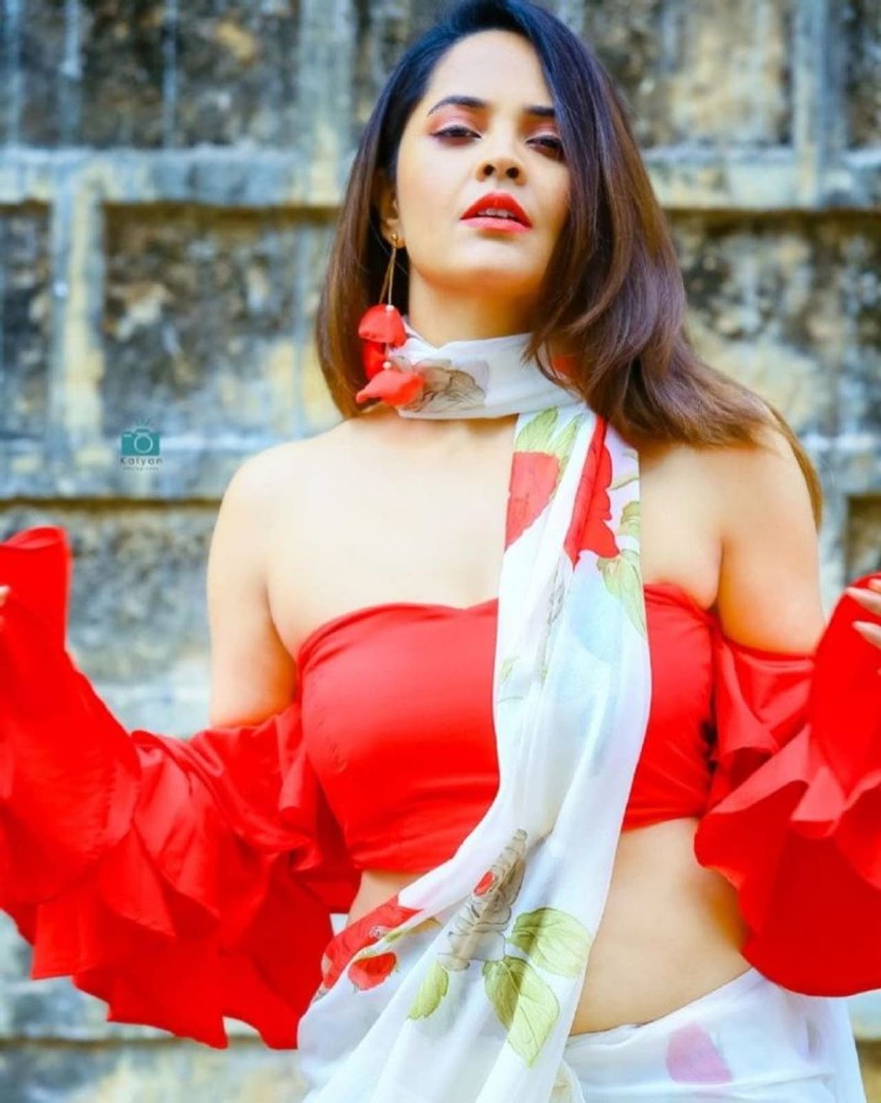 (Photo Courtesy__Instagram) తెలుగులో టాప్ యాంకర్ గా కొనసాగుతూనే నటిగా కూడా అనసూయ రాణిస్తోంది. (Photo Courtesy__Instagram) తెలుగులో టాప్ యాంకర్ గా కొనసాగుతూనే నటిగా కూడా అనసూయ రాణిస్తోంది.