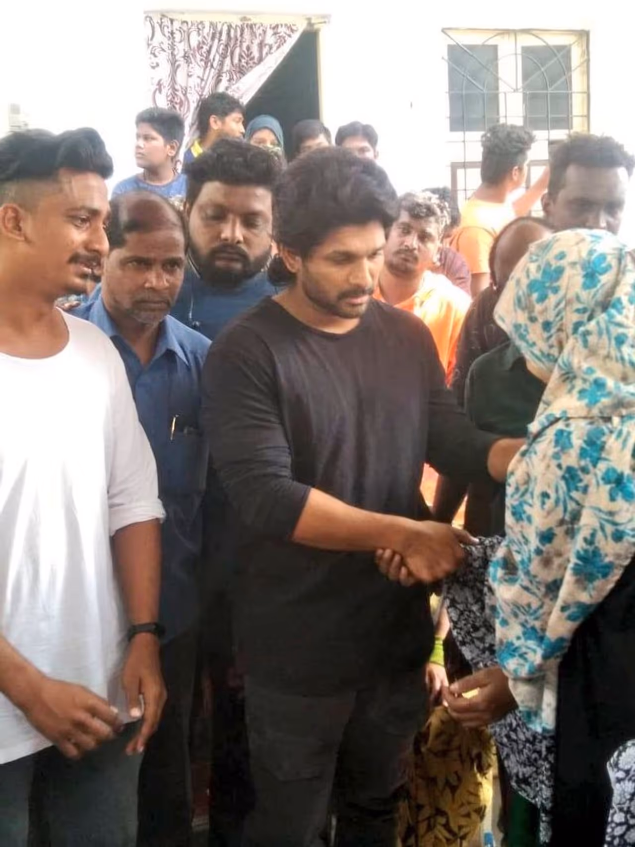 నూర్ మహమ్మద్ హైదరాబాద్ చిరంజీవి యువత విభాగానికి అధ్యక్షుడు నూర్ మహమ్మద్ హైదరాబాద్ చిరంజీవి యువత విభాగానికి అధ్యక్షుడు