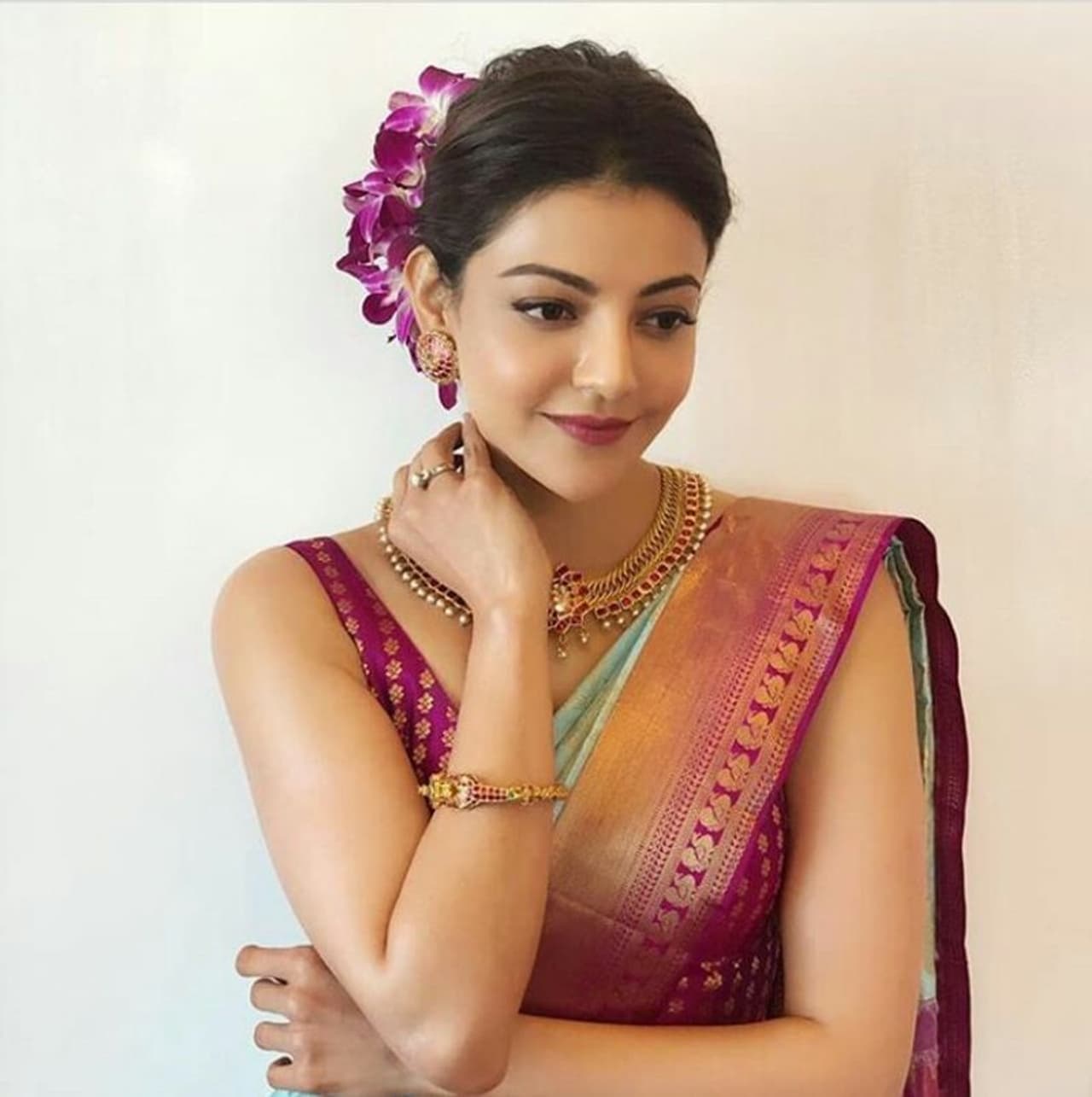 பட்டுப்புடவையில் கிறங்கடிக்கும் காஜல் பட்டுப்புடவையில் கிறங்கடிக்கும் காஜல்