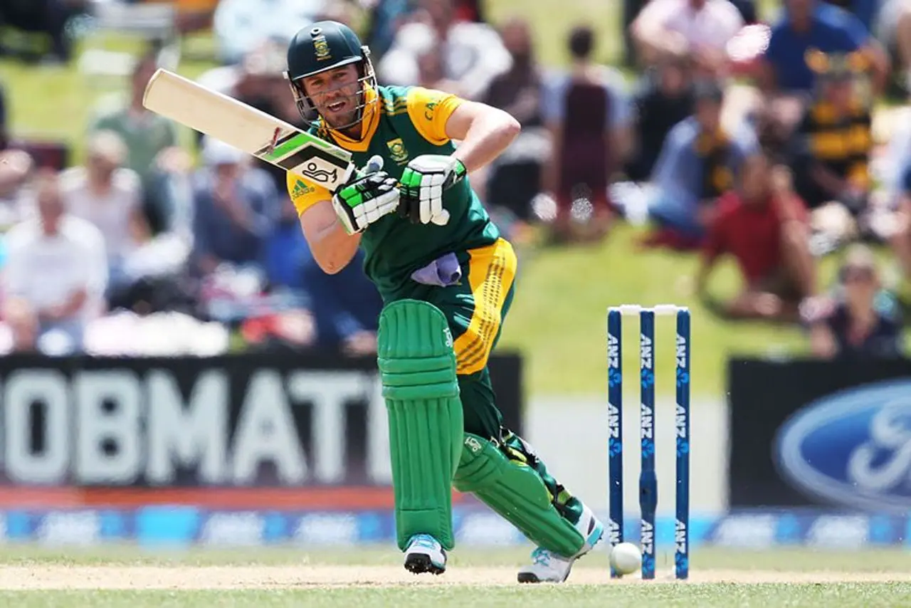 <p>ಸದ್ಯ ವಿಶ್ವ ಕ್ರಿಕೆಟ್‌ನಲ್ಲಿ ಸ್ಫೋಟಕ ಬ್ಯಾಟ್ಸ್‌ಮನ್‌ ಯಾರಿದ್ದಾರೆ ಅಂದರೆ ಥಟ್ಟನೆ ನೆನಪಾಗುವ ಹೆಸರೆಂದರೆ ಅದು ಅಬ್ರಹಂ ಬೆಂಜಮಿನ್ ಡಿವಿಲಿಯರ್ಸ್.</p>