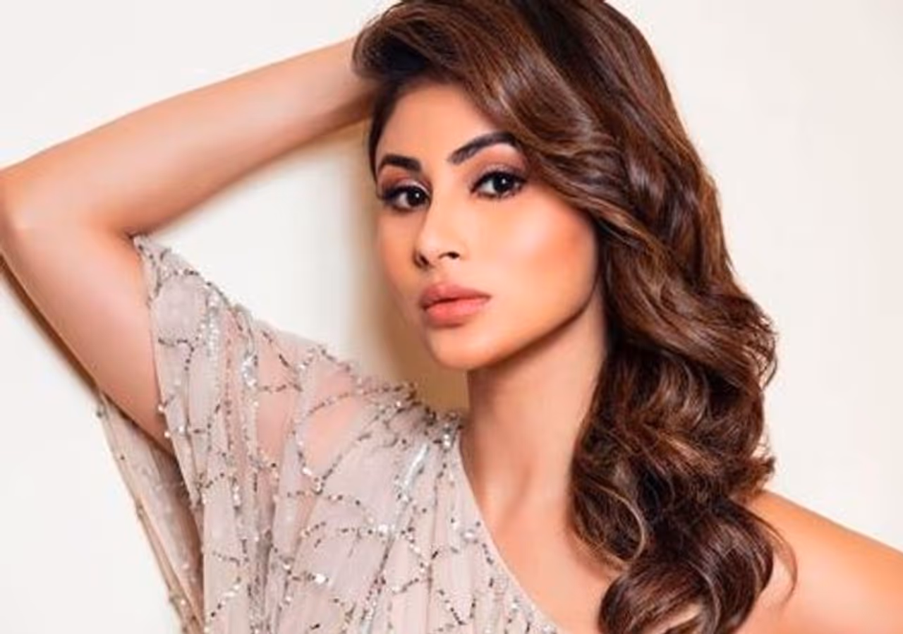 பார்வையில் ஈர்க்கும் மௌனி ராய் பார்வையில் ஈர்க்கும் மௌனி ராய்