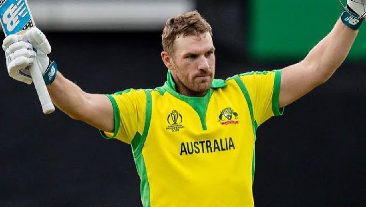 <p>1. ஆரோன் ஃபின்ச் (தொடக்க வீரர், கேப்டன்)<br /> </p> <p>1. ஆரோன் ஃபின்ச் (தொடக்க வீரர், கேப்டன்)<br /> </p>