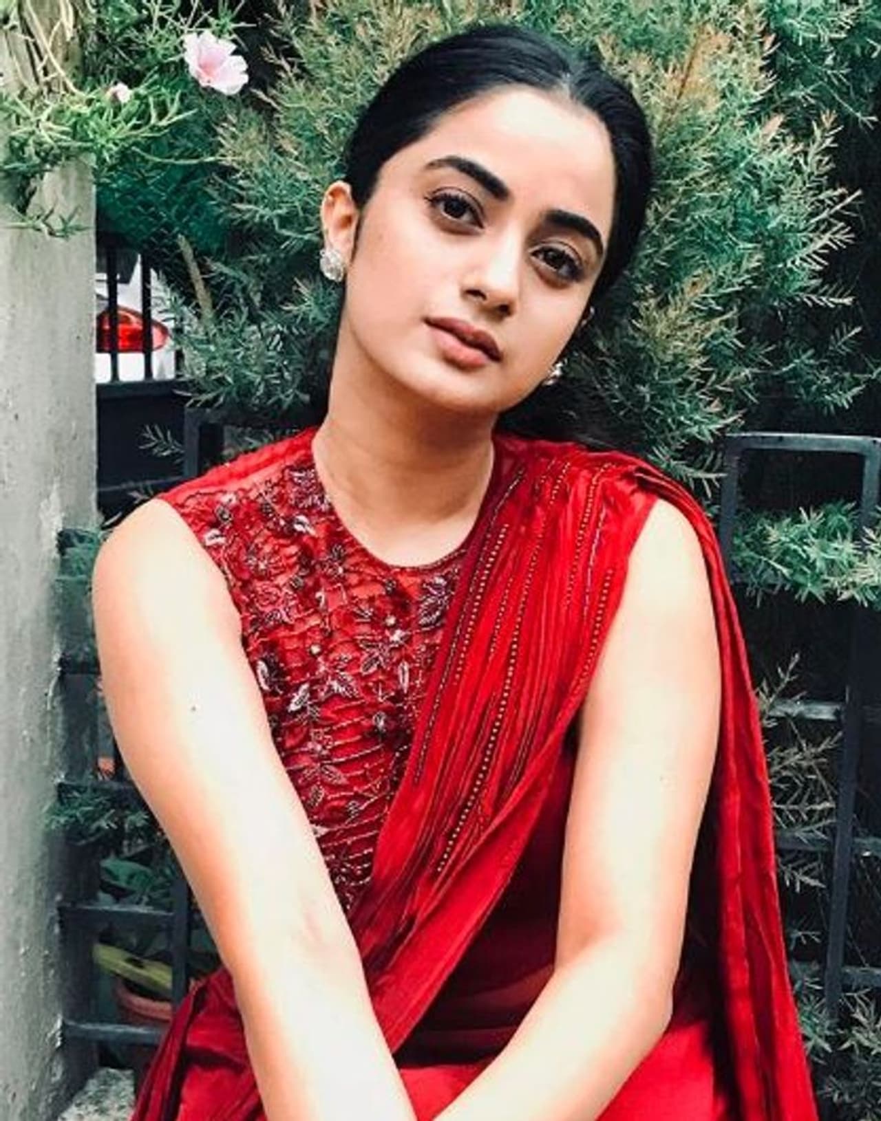 அழகு உடையில் நமீதா