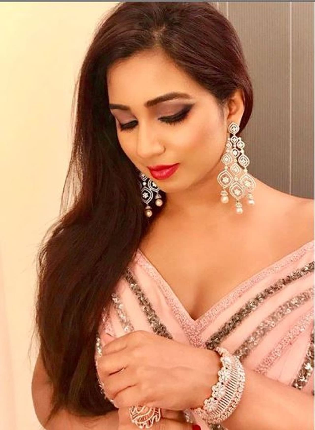 12 ಮಾರ್ಚ್ 1984ರಲ್ಲಿ ಜನಿಸಿದ ಶ್ರೇಯಾ ಘೋಷಾಲ್ ಮೂಲ ಪಶ್ಚಿಮ ಬಂಗಾಳ. 12 ಮಾರ್ಚ್ 1984ರಲ್ಲಿ ಜನಿಸಿದ ಶ್ರೇಯಾ ಘೋಷಾಲ್ ಮೂಲ ಪಶ್ಚಿಮ ಬಂಗಾಳ.