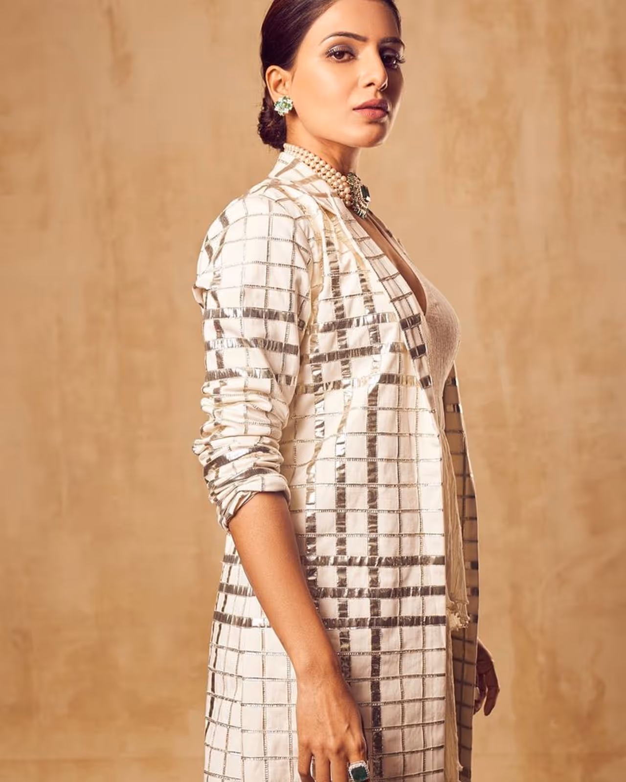 மார்டன் உடையில் மயக்கும் சமந்தா