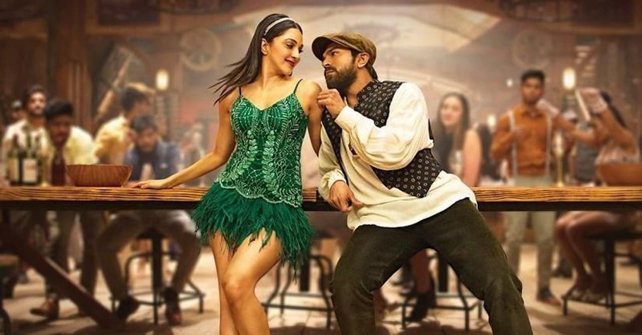 బోయపాటి భారీ డిజాస్టర్.. రామ్ చరణ్ హీరోగా వచ్చిన వినయ విధేయరామ చిత్రం రిలీజ్ కు ముందు ఓ రేంజిలో హైప్ క్రియేట్ చేసింది.అయితే రిలీజ్ అయ్యాక అర్దమైంది మాస్ పేరుతో బోయపాటి ఓ వరస్ట్ సినిమాని తీసాడు అని. ఆ స్దాయి చెత్త సినిమా ఈ సంవత్సరంలో మరొకరు బీట్ చేయలేని స్దాయిలో ఉందా చిత్రం. కామెడీ సీన్స్ ..కన్నీళిలు తెప్పిస్తే..ఎమోషన్ సీన్స్ నవ్వు తెప్పించే చిత్రమైన పరిస్దితి ఈ సినిమా క్రియేట్ చేసింది. ఇక యాక్షన్ సీన్స్ అయితే సూపర్ హీరోల సినిమాలను దాటి పోయింది. చావుబతుకుల్లో ఉన్న అన్నయ్య ఫోన్ చేసి తమ్ముడ్ని(రామ్ చరణ్) పిలిస్తే, హీరో ఎయిర్ పోర్ట్ కిటికీ నుంచి దూకేస్తాడు. అక్కడ నుంచి ఎగిరెళ్లి ట్రయిల్ మీద పడతాడు. అలానే నిల్చొని గుజరాత్ లోని ద్వారక నుంచి నేపాల్ బోర్డర్ వరకు కొన్నిగంటల్లో వెళ్లిపోతూ.... మధ్యలో ఒకచోట ఆగి ఛాతి, వీపు నిండా పచ్చబొట్లు (టాటూలు) కూడా వేయించుకుంటాడు. ఈ సీన్ ఇప్పటికీ సోషల్ మీడియాలో ఎక్కడచోట ట్రోలింగ్ కు గురి అవుతోంది. బోయపాటి భారీ డిజాస్టర్.. రామ్ చరణ్ హీరోగా వచ్చిన వినయ విధేయరామ చిత్రం రిలీజ్ కు ముందు ఓ రేంజిలో హైప్ క్రియేట్ చేసింది.అయితే రిలీజ్ అయ్యాక అర్దమైంది మాస్ పేరుతో బోయపాటి ఓ వరస్ట్ సినిమాని తీసాడు అని. ఆ స్దాయి చెత్త సినిమా ఈ సంవత్సరంలో మరొకరు బీట్ చేయలేని స్దాయిలో ఉందా చిత్రం. కామెడీ సీన్స్ ..కన్నీళిలు తెప్పిస్తే..ఎమోషన్ సీన్స్ నవ్వు తెప్పించే చిత్రమైన పరిస్దితి ఈ సినిమా క్రియేట్ చేసింది. ఇక యాక్షన్ సీన్స్ అయితే సూపర్ హీరోల సినిమాలను దాటి పోయింది. చావుబతుకుల్లో ఉన్న అన్నయ్య ఫోన్ చేసి తమ్ముడ్ని(రామ్ చరణ్) పిలిస్తే, హీరో ఎయిర్ పోర్ట్ కిటికీ నుంచి దూకేస్తాడు. అక్కడ నుంచి ఎగిరెళ్లి ట్రయిల్ మీద పడతాడు. అలానే నిల్చొని గుజరాత్ లోని ద్వారక నుంచి నేపాల్ బోర్డర్ వరకు కొన్నిగంటల్లో వెళ్లిపోతూ.... మధ్యలో ఒకచోట ఆగి ఛాతి, వీపు నిండా పచ్చబొట్లు (టాటూలు) కూడా వేయించుకుంటాడు. ఈ సీన్ ఇప్పటికీ సోషల్ మీడియాలో ఎక్కడచోట ట్రోలింగ్ కు గురి అవుతోంది.