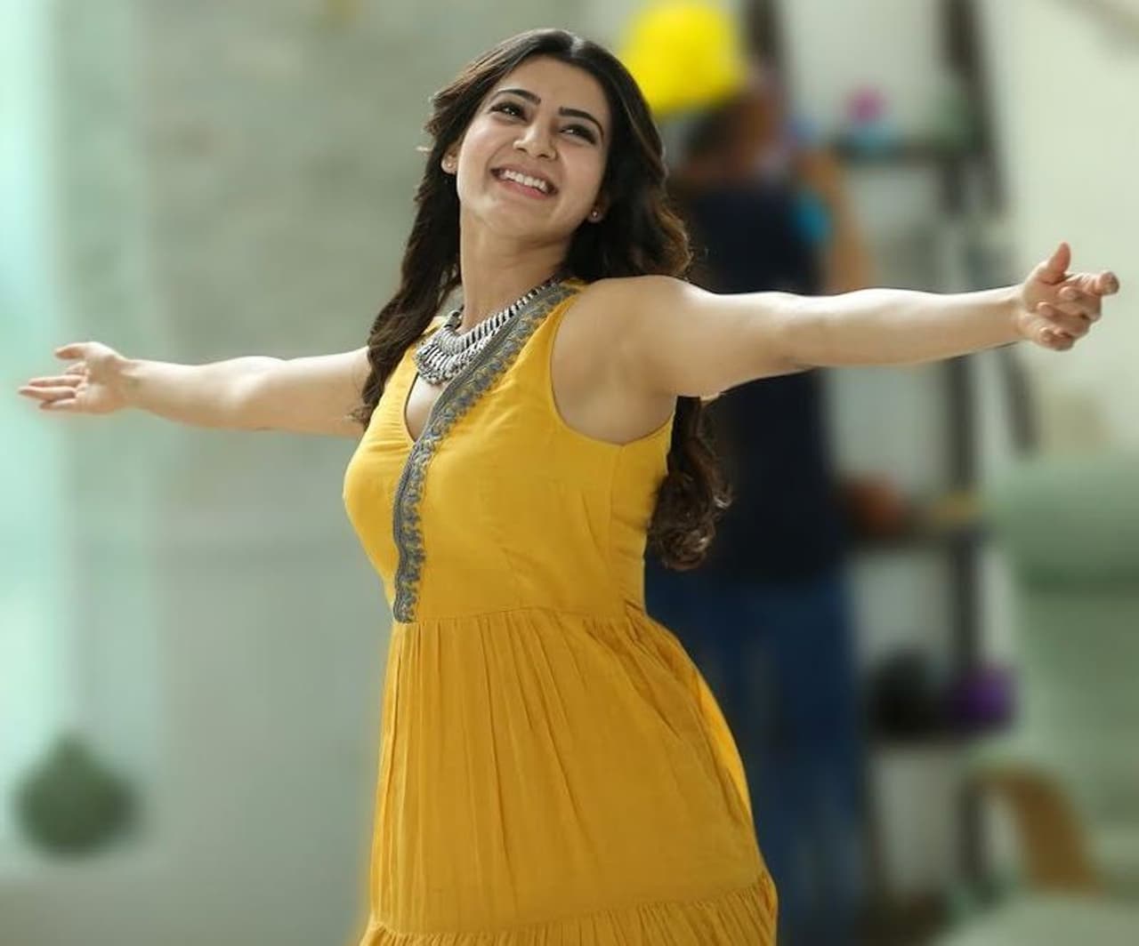 సమంత: ఈ దశాబ్దంలో తెలుగు చిత్రపరిశ్రమకు దొరికిన అద్భుత నటి సమంత. సమంత 2010లో ఏమాయ చేసావే చిత్రంతో హీరోయిన్ గా పరిచయమైంది. సమంత: ఈ దశాబ్దంలో తెలుగు చిత్రపరిశ్రమకు దొరికిన అద్భుత నటి సమంత. సమంత 2010లో ఏమాయ చేసావే చిత్రంతో హీరోయిన్ గా పరిచయమైంది.