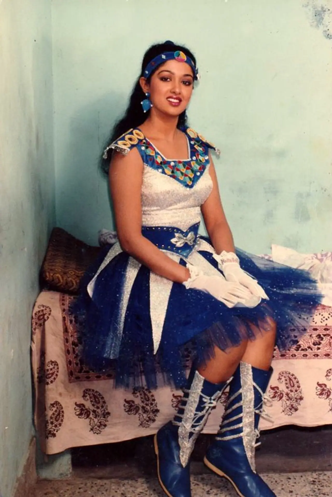 <p>ரஜினிகாந்த், கமல்ஹாசன், சரத்குமார் , விஜயகாந்த் என முன்னணி நடிகர்கள் பலர் இவருடன் ஜோடி சேர்த்து நடித்த படங்கள் சூப்பர் ஹிட் வெற்றிபெற்றுள்ளது.</p>