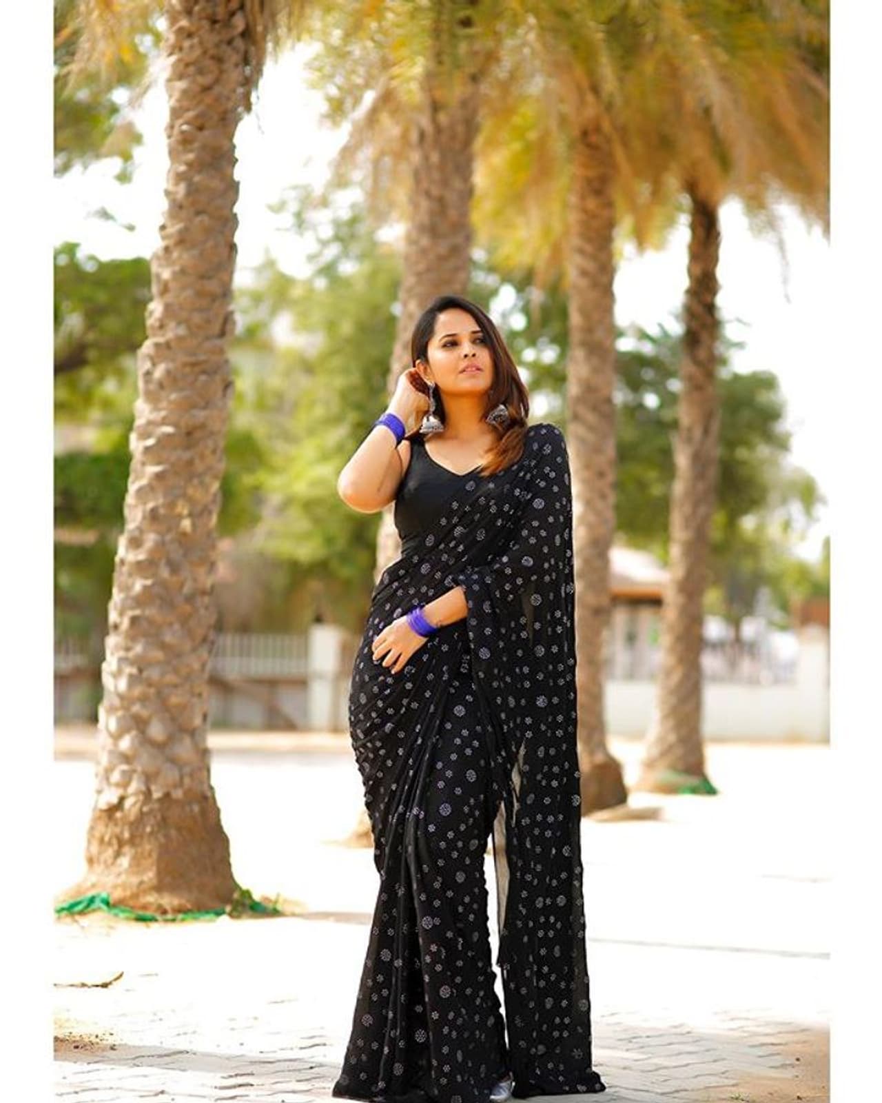 (Courtesy: Instagram) క్షణం, సోగ్గాడే చిన్నినాయనా లాంటి చిత్రాలు అనసూయకు వెండితెరపై మంచి గుర్తింపు తీసుకువచ్చాయి. (Courtesy: Instagram) క్షణం, సోగ్గాడే చిన్నినాయనా లాంటి చిత్రాలు అనసూయకు వెండితెరపై మంచి గుర్తింపు తీసుకువచ్చాయి.