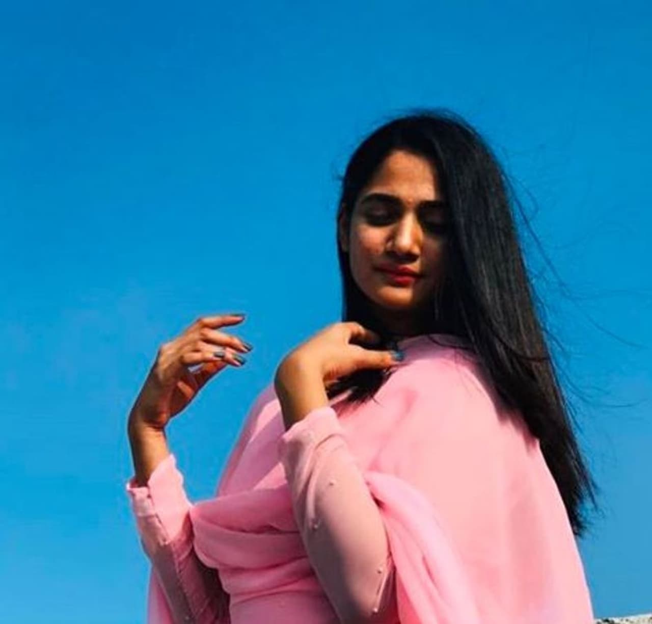 கொள்ளை அழகில் லாஸ்லியா