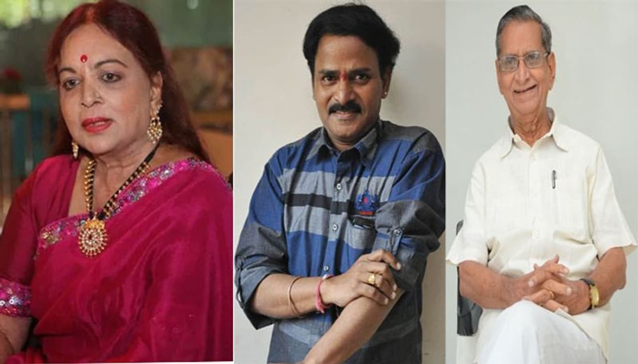 సినిమాలు హిట్ లు, ప్లాఫ్ ల సంగతి పక్కనపెడితే.. ఈ సంవత్సరం తెలుగు చిత్ర పరిశ్రమకు చెందిన పలువురు ఈ లోకాన్ని విడిచి స్వర్గస్తులయ్యారు. వీళ్లలో సీనియర్లే ఎక్కువగా ఉన్నప్పటికీ వారి మరణం తెలుగు పరిశ్రమకు తీరని లోటుగా మారింది. ముఖ్యంగా క్యాన్సర్ బారిన పడిన కమెడియన్ వేణు మాధవ్ కూడా హఠాన్మరణం చెందడం తెలుగు పరిశ్రమ మొత్తాన్ని కదిలించింది. ఇక ఈ సంవత్సరం టాలీవుడ్ నుంచి మనల్ని విడిచి వెళ్లిపోయిన వారు ఎవరెవరంటే సినిమాలు హిట్ లు, ప్లాఫ్ ల సంగతి పక్కనపెడితే.. ఈ సంవత్సరం తెలుగు చిత్ర పరిశ్రమకు చెందిన పలువురు ఈ లోకాన్ని విడిచి స్వర్గస్తులయ్యారు. వీళ్లలో సీనియర్లే ఎక్కువగా ఉన్నప్పటికీ వారి మరణం తెలుగు పరిశ్రమకు తీరని లోటుగా మారింది. ముఖ్యంగా క్యాన్సర్ బారిన పడిన కమెడియన్ వేణు మాధవ్ కూడా హఠాన్మరణం చెందడం తెలుగు పరిశ్రమ మొత్తాన్ని కదిలించింది. ఇక ఈ సంవత్సరం టాలీవుడ్ నుంచి మనల్ని విడిచి వెళ్లిపోయిన వారు ఎవరెవరంటే