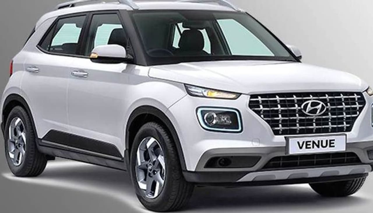 హ్యుండాయ్ మోటార్స్ మరో హాట్ కేక్ ‘వెన్యూ’:దక్షిణ కొరియా మేజర్ హ్యుండాయ్ మోటార్స్ మరో హాట్ కేక్ మోడల్ కారు వెన్యూ. మేలో విపణిలో అడుగు పెట్టిన ఈ కారు హాట్ కేక్ మాదిరిగా అమ్ముడవుతోంది. నాటి నుంచి ఇప్పటి వరకు 60,922 యూనిట్లు అమ్ముడయ్యాయి. హ్యుండాయ్ తొలి సబ్ కంపాక్ట్ ఎస్‌యూవీ మోడల్ కారు ఇది. మారుతి విటారా బ్రెజ్జా, టాటా నెనన్, ఫోర్డ్ ఎకో స్పోర్ట్, మహీంద్రా ఎక్స్‌యూవీ 300 మోడల్ కార్లకు గట్టి పోటీనిస్తోంది.