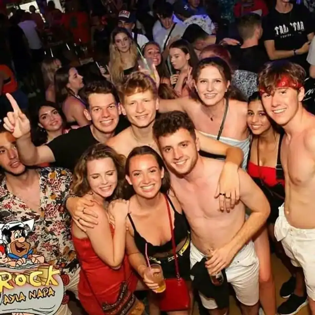 <p>It looks like Shah Rukh Khan's daughter Suhana Khan has become the victim of trolls. Whatever she does becomes news and trolls take it upon themselves to be the judges reprimanding the celebrity’s kid.&nbsp;</p>