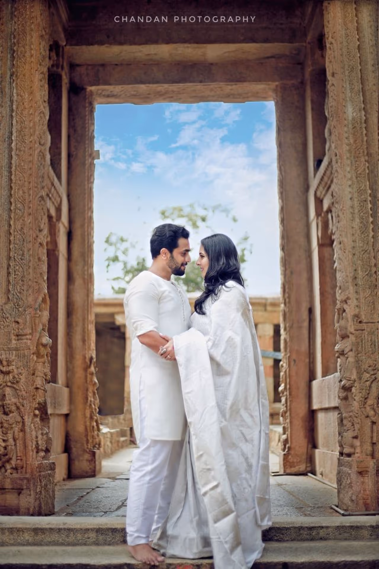 ಶ್ರೇಷಾದ್ರಿಪುರಂ ಕಾಲೇಜಿನಲ್ಲಿ ದ್ವಿತೀಯ ಪಿಯುಸಿ ಮೊದಲನೇ ದಿನ ಶ್ರೀಮುರಳಿ, ವಿದ್ಯಾ ಮೆಟ್ಟಿಲು ಇಳಿದು ಬರುವುದನ್ನು ಕಂಡು ಅಲ್ಲೇ ಲವ್ ಅಟ್ ಫರ್ಸ್ಟ್ ಸೈಟ್ ಆಯ್ತಂತೆ! ಶ್ರೇಷಾದ್ರಿಪುರಂ ಕಾಲೇಜಿನಲ್ಲಿ ದ್ವಿತೀಯ ಪಿಯುಸಿ ಮೊದಲನೇ ದಿನ ಶ್ರೀಮುರಳಿ, ವಿದ್ಯಾ ಮೆಟ್ಟಿಲು ಇಳಿದು ಬರುವುದನ್ನು ಕಂಡು ಅಲ್ಲೇ ಲವ್ ಅಟ್ ಫರ್ಸ್ಟ್ ಸೈಟ್ ಆಯ್ತಂತೆ!