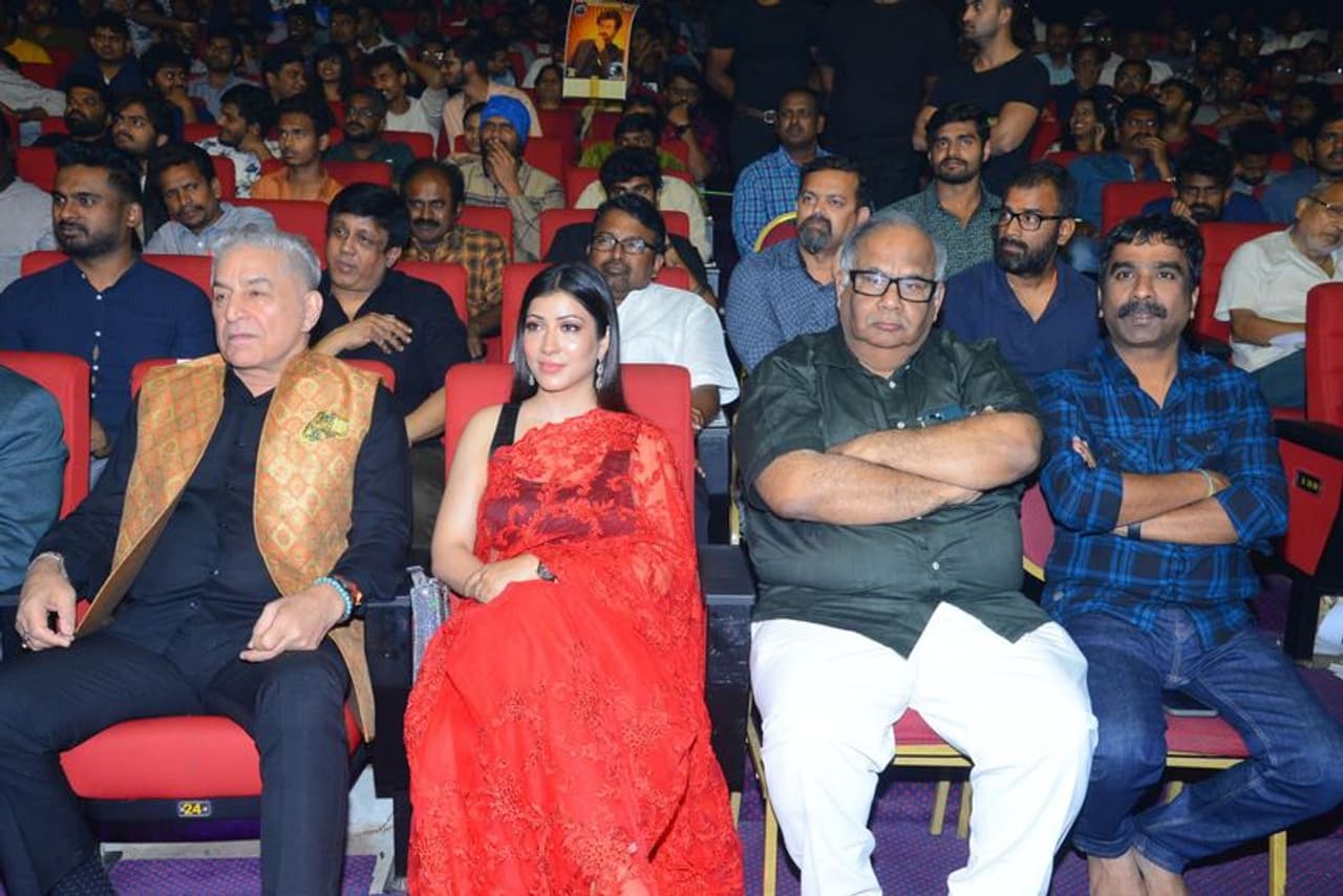 దర్బార్ ప్రీరిలీజ్ ఈవెంట్ లో టాలీవుడ్ నిర్మాత బివిఎస్ఎన్ ప్రసాద్