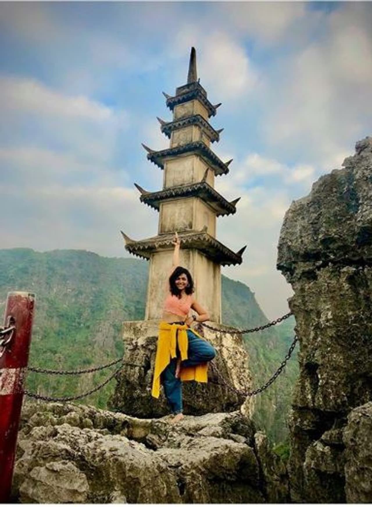 ನಟಿ ಹಾಗೂ ನಿರೂಪಕಿ ಅನುಪಮಾ ಗೌಡ ಸೋಲೋ ಟ್ರಿಪ್ ಫೋಟೋಗಳಿವು. ನಟಿ ಹಾಗೂ ನಿರೂಪಕಿ ಅನುಪಮಾ ಗೌಡ ಸೋಲೋ ಟ್ರಿಪ್ ಫೋಟೋಗಳಿವು.