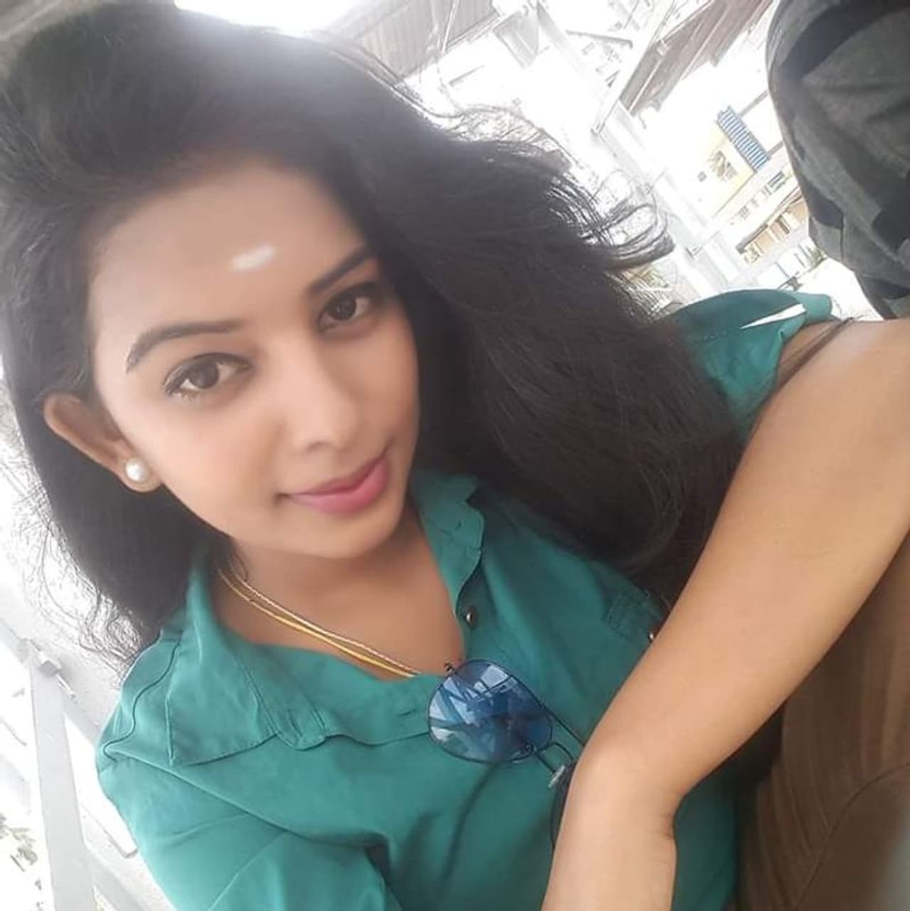 ಹಲವು ನಿರ್ಮಾಪಕರಿಂದ ಅಡ್ವಾನ್ಸ್ ಪಡೆದು ನಿರ್ದೇಶಕನೊಂದಿಗೆ ನಟಿ ಪರಾರಿ