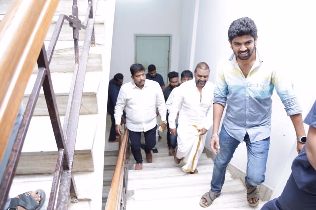 தலைவர் படத்தை பார்க்க ரசிகராக வந்த ராகவா லாரன்ஸ்