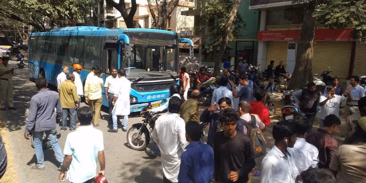 BMTC Volvo bus en route BTM Layout belonging to Depot 25 bearing registration number KA01 F 318 rammed into a car in Bengaluru’s Jayanagar BMTC Volvo bus en route BTM Layout belonging to Depot 25 bearing registration number KA01 F 318 rammed into a car in Bengaluru’s Jayanagar