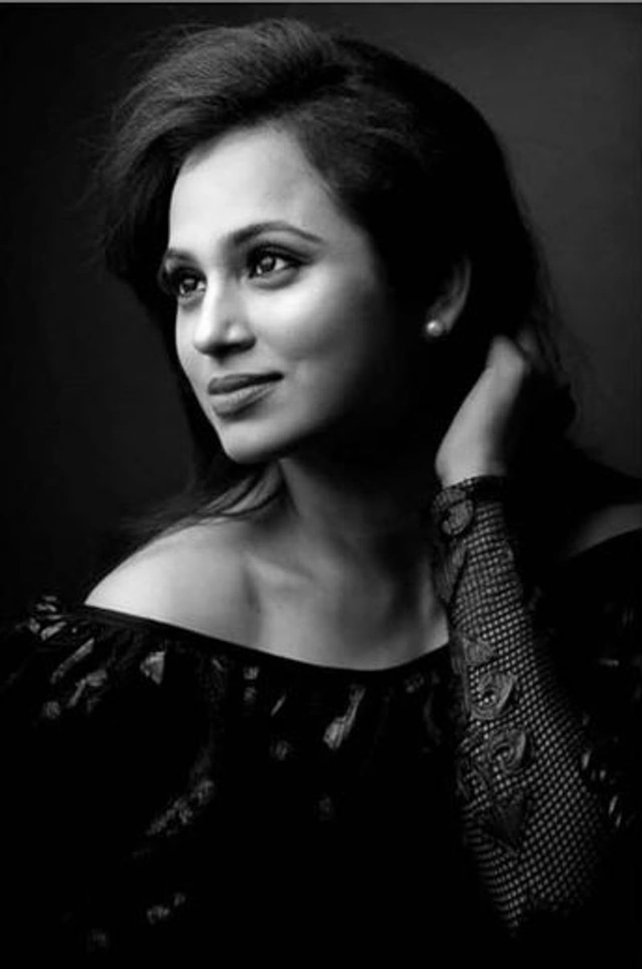 கண்ணால் மயக்கும் ரம்யா பாண்டியன் கண்ணால் மயக்கும் ரம்யா பாண்டியன்