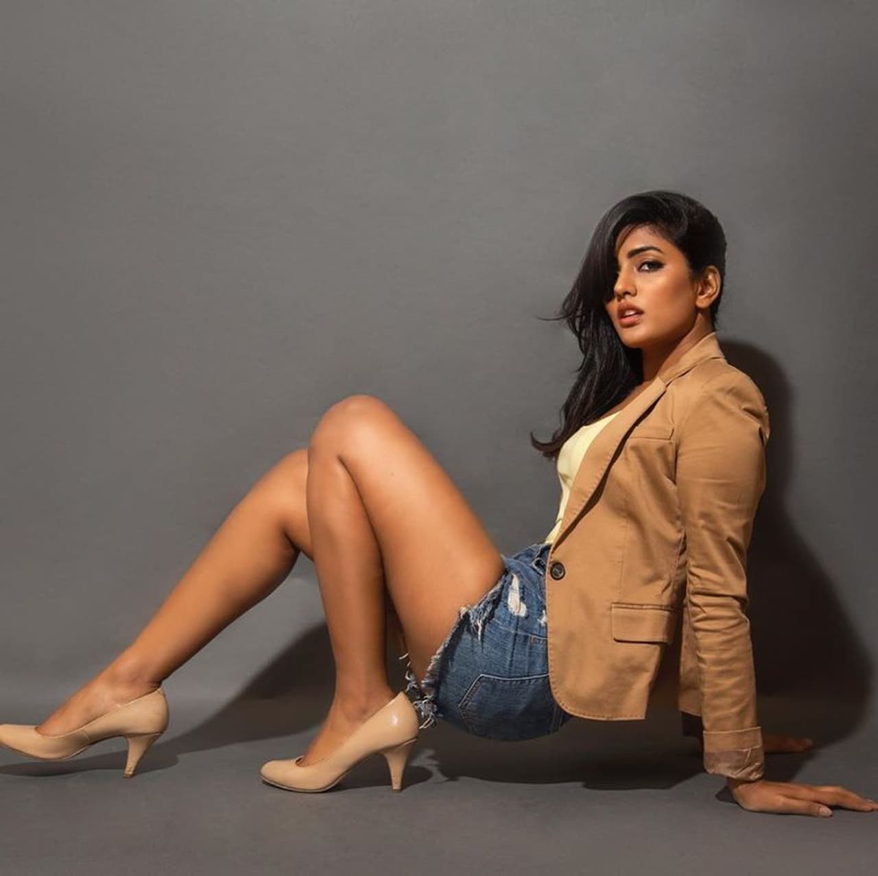 (Courtesy:Instagram) ఈషా రెబ్బా బందిపోటు, అమీతుమీ,రాగాల 24గంటల్లో లాంటి చిత్రాల్లో నటించింది. (Courtesy:Instagram) ఈషా రెబ్బా బందిపోటు, అమీతుమీ,రాగాల 24గంటల్లో లాంటి చిత్రాల్లో నటించింది.