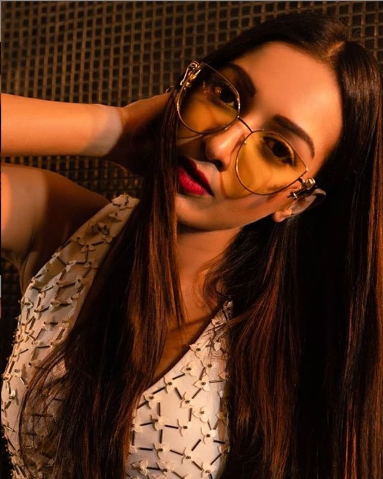 கண்ணுல கூலிங் கிளாஸ்... பார்க்க பொம்மை போலவே இருக்கும் கேத்தரின் தெரசா