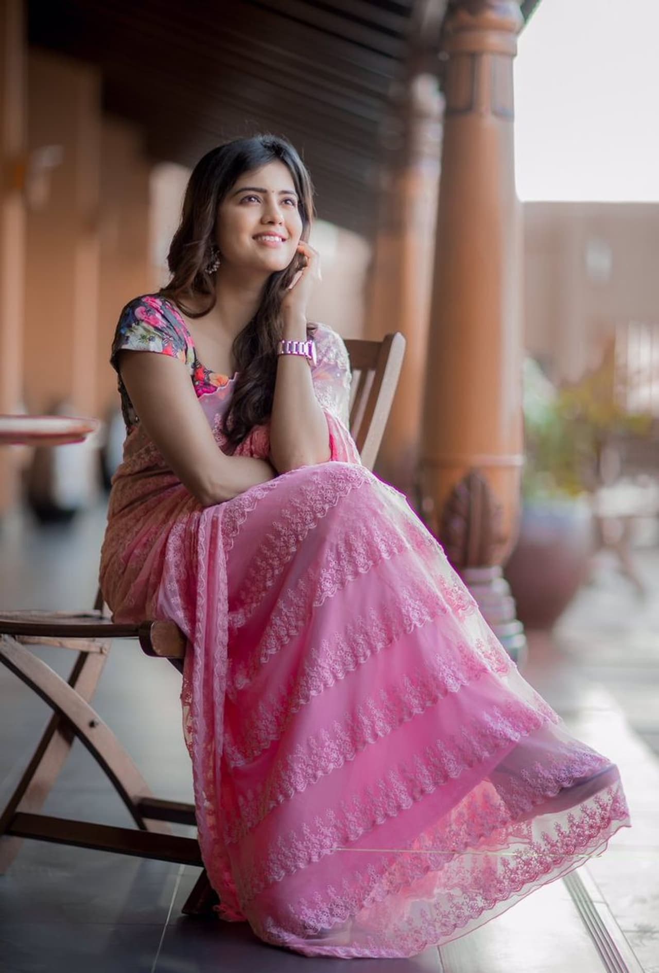 சிங்கப்பெண் அம்ரிதா ஐயரின் க்யூட் லுக் சிங்கப்பெண் அம்ரிதா ஐயரின் க்யூட் லுக்