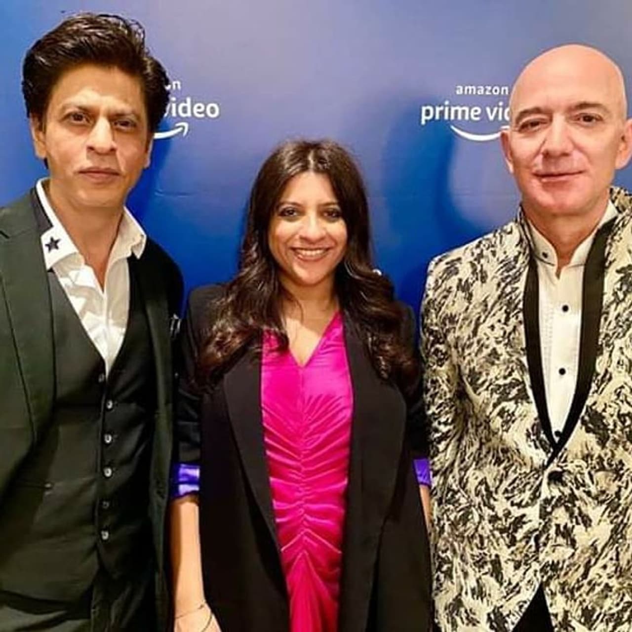 Bollywood superstar Shah Rukh Khan recently meet Amazon global CEO Jeff Bezos at an event held in Mumbai where he had revealed many things about e commerce. Bollywood superstar Shah Rukh Khan recently meet Amazon global CEO Jeff Bezos at an event held in Mumbai where he had revealed many things about e commerce.