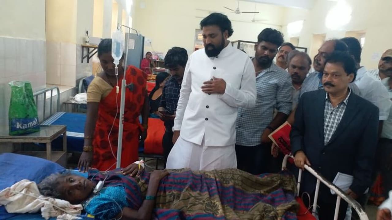 ಚಿತ್ರದುರ್ಗ ಜಿಲ್ಲಾಸ್ಪತ್ರೆಯಲ್ಲಿ ಆರೋಗ್ಯ ಸಚಿವ ಶ್ರೀರಾಮುಲು