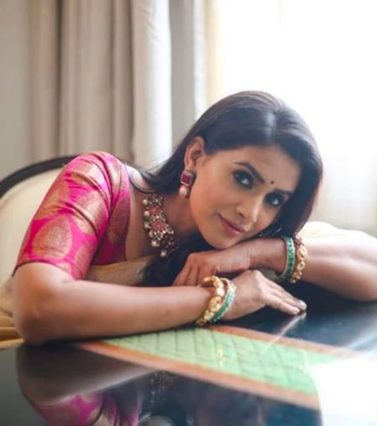 நடிகை சோனாலி குல்கர்னி நடிகை சோனாலி குல்கர்னி