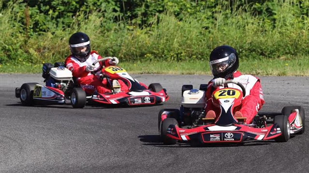 ಗೋ ಕಾರ್ಟಿಂಗ್: ಬೆಲೆ ಸುಮಾರು 500 ರೂ. ಗೋ ಕಾರ್ಟಿಂಗ್: ಬೆಲೆ ಸುಮಾರು 500 ರೂ.