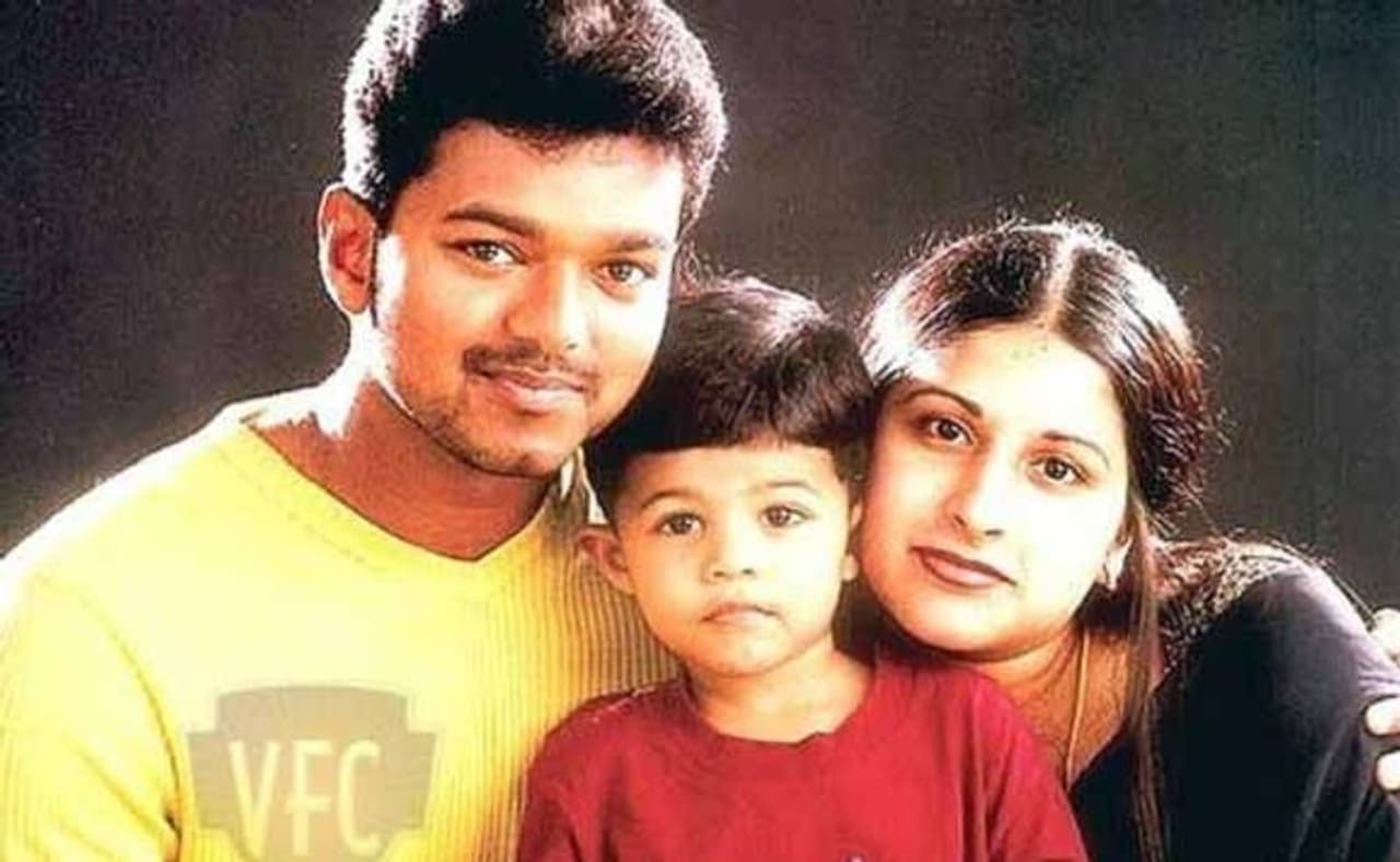 இளையதளபதியுடன் விஜய், சங்கீதா இளையதளபதியுடன் விஜய், சங்கீதா