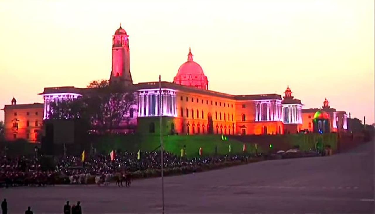 <p>ಜನವರಿ 26ರಂದು ಗಣರಾಜ್ಯೋತ್ಸವ ದಿನಾಚರಣೆಗೆ ಕೇಂದ್ರ ಸರ್ಕಾರ ಎಲ್ಲಾ ತಯಾರಿ ಮಾಡಿಕೊಂಡಿದೆ. ಇತ್ತ ಅತಿಥಿ ಯಾರು ಅನ್ನೋದಕ್ಕೂ ಸ್ಪಷ್ಟೆ ನೀಡಿದೆ.</p> <p>ಜನವರಿ 26ರಂದು ಗಣರಾಜ್ಯೋತ್ಸವ ದಿನಾಚರಣೆಗೆ ಕೇಂದ್ರ ಸರ್ಕಾರ ಎಲ್ಲಾ ತಯಾರಿ ಮಾಡಿಕೊಂಡಿದೆ. ಇತ್ತ ಅತಿಥಿ ಯಾರು ಅನ್ನೋದಕ್ಕೂ ಸ್ಪಷ್ಟೆ ನೀಡಿದೆ.</p>