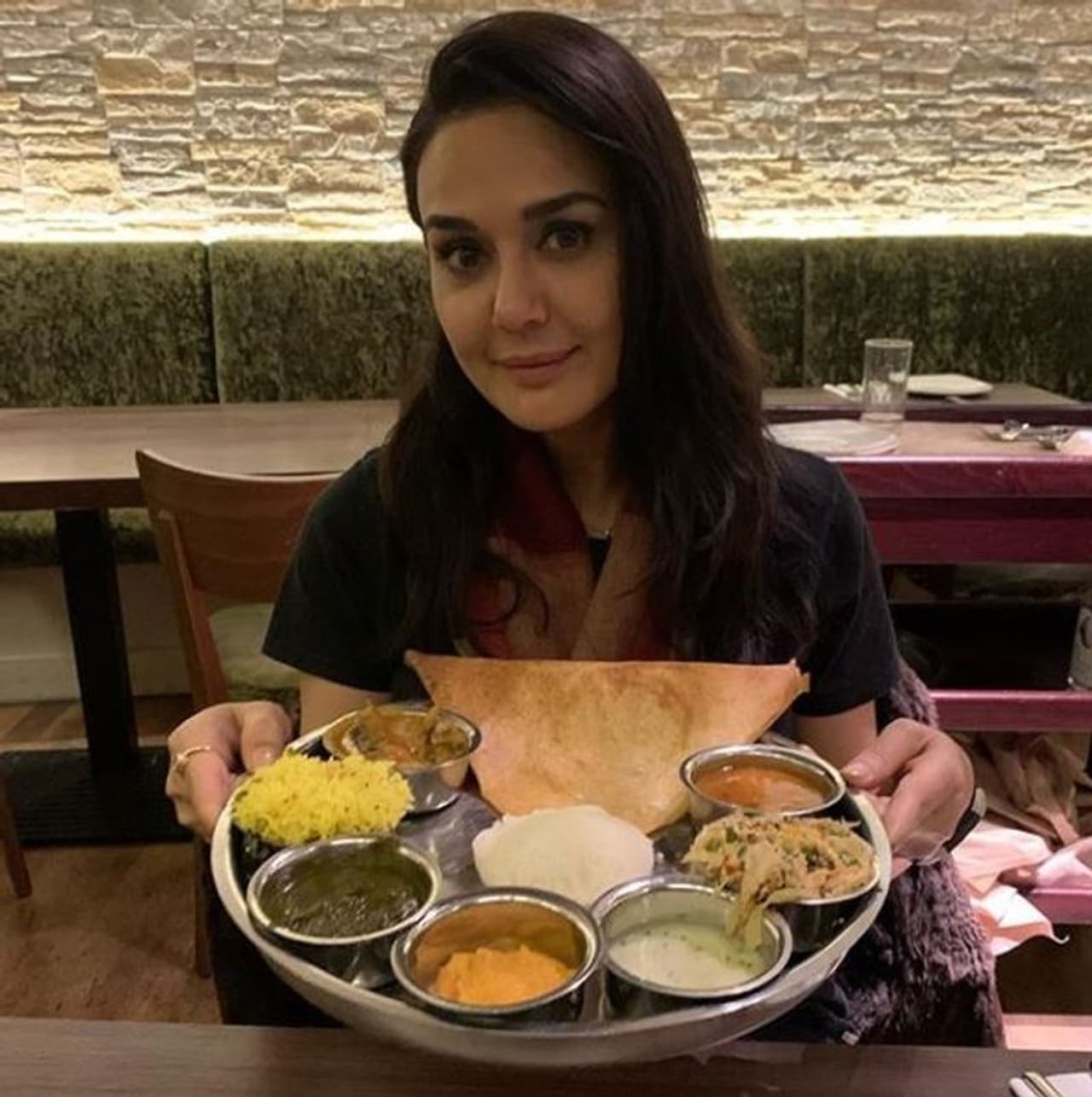 ಪ್ರೀತಿ ಹುಟ್ಟಿದ್ದು ಜನವರಿ 31,1975ರಲ್ಲಿ, ಮೂಲತಃ ಶಿಮ್ಲಾ ಹುಡುಗಿ.