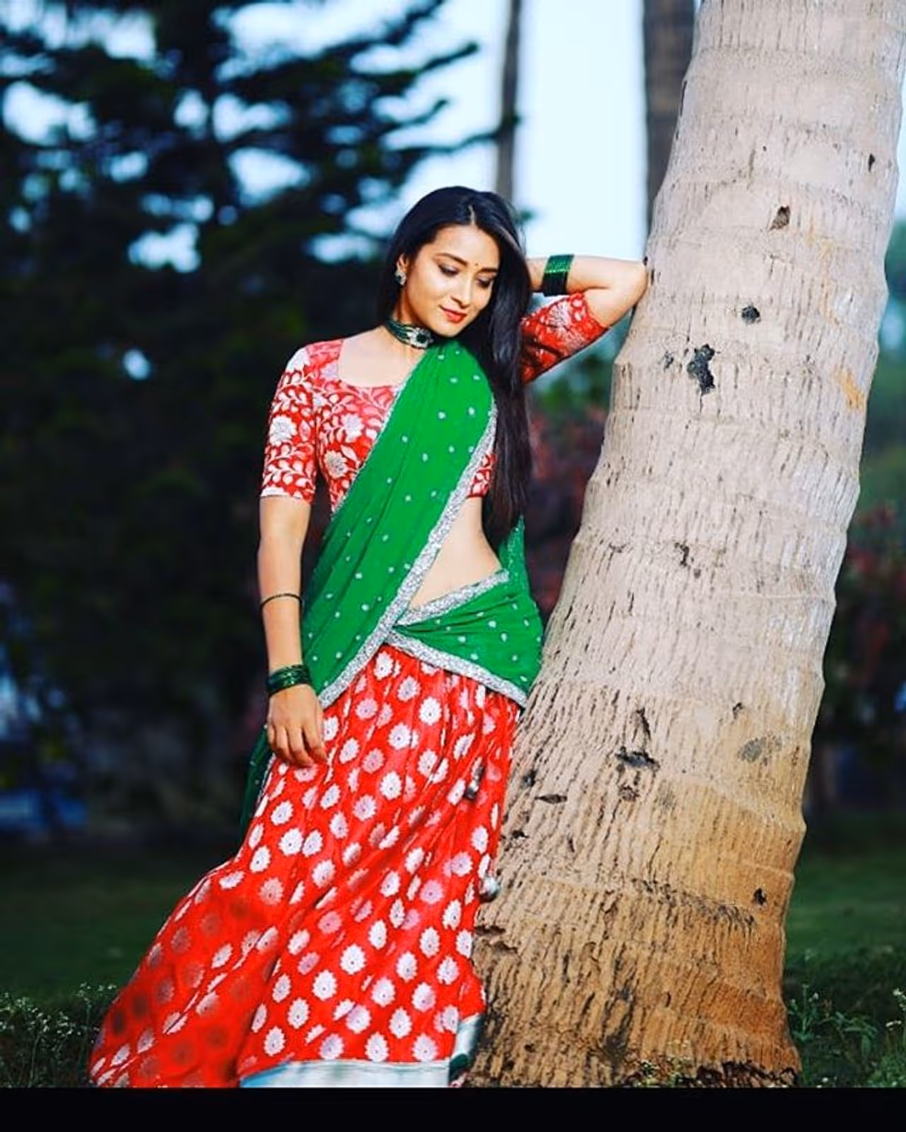 (Courtesy__Instagram) తెలంగాణా యాసలో మాట్లాడుతూ 'బిగ్ బాస్ 2'లో సందడి చేసింది నటి భానుశ్రీ. (Courtesy__Instagram) తెలంగాణా యాసలో మాట్లాడుతూ 'బిగ్ బాస్ 2'లో సందడి చేసింది నటి భానుశ్రీ.