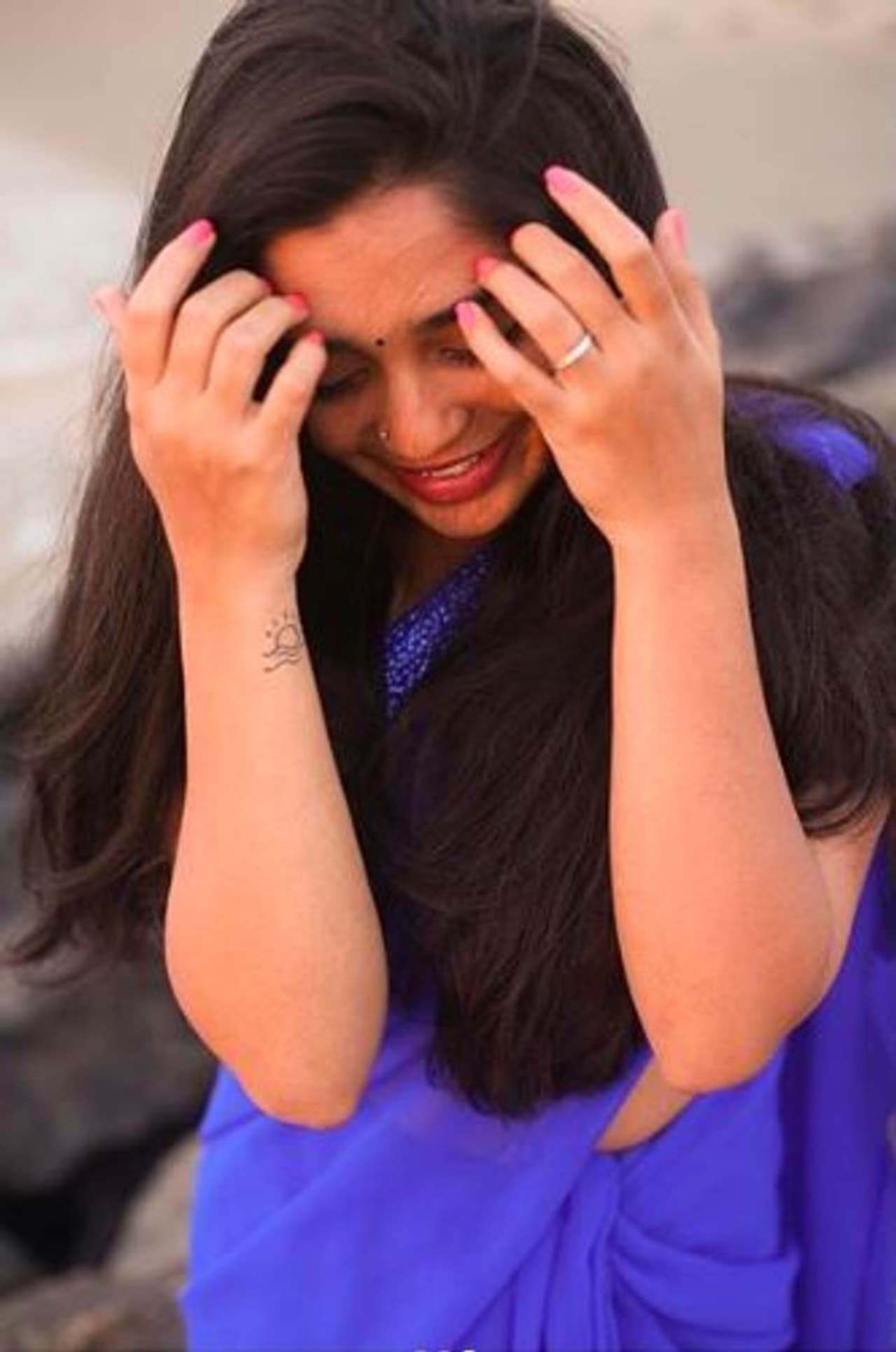 வெட்க சிரிப்பு வெட்க சிரிப்பு