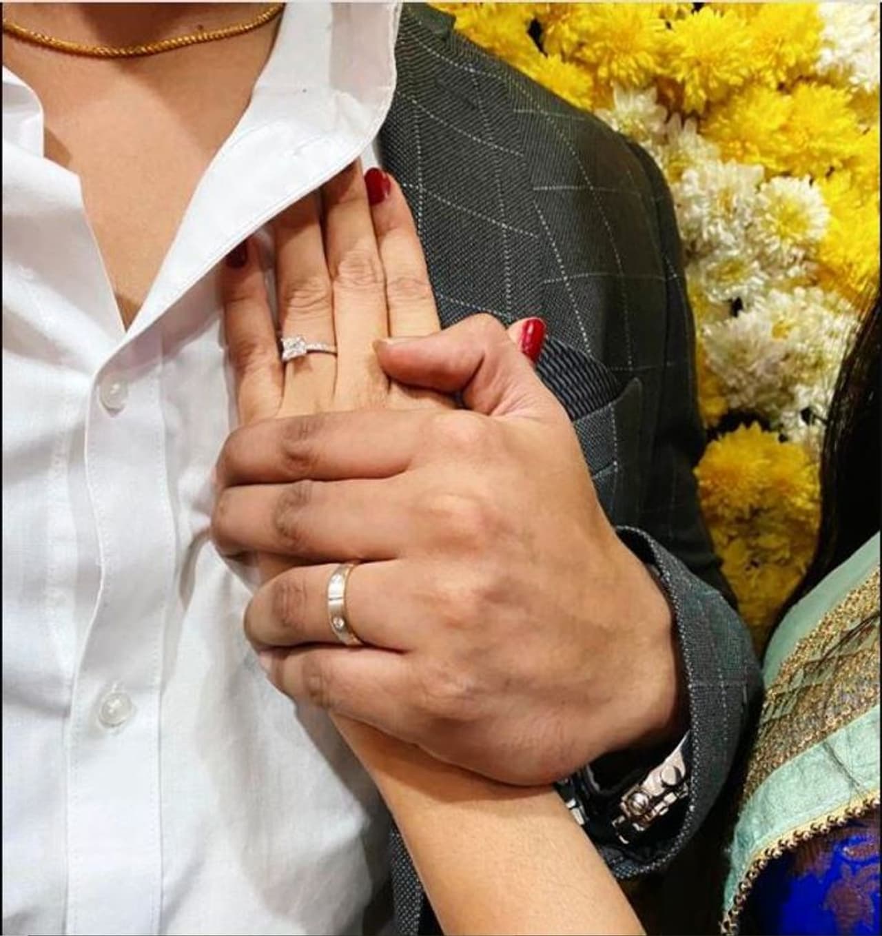 టాలీవుడ్ యంగ్ హీరో నిఖిల్ త్వరలో ఓ ఇంటివాడు కాబోతున్నాడు. గత ఏడాది పలు సందర్భాల్లో నిఖిల్ తాను 2020లో వివాహం చేసుకోబోతున్నట్లు ప్రకటించిన సంగతి తెలిసిందే. టాలీవుడ్ యంగ్ హీరో నిఖిల్ త్వరలో ఓ ఇంటివాడు కాబోతున్నాడు. గత ఏడాది పలు సందర్భాల్లో నిఖిల్ తాను 2020లో వివాహం చేసుకోబోతున్నట్లు ప్రకటించిన సంగతి తెలిసిందే.