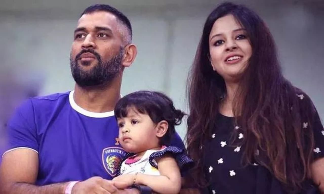 <p>With India under a lockdown due to the coronavirus (COVID 19) pandemic, Dhoni is spending time with family in Ranchi.</p> <p>With India under a lockdown due to the coronavirus (COVID 19) pandemic, Dhoni is spending time with family in Ranchi.</p>