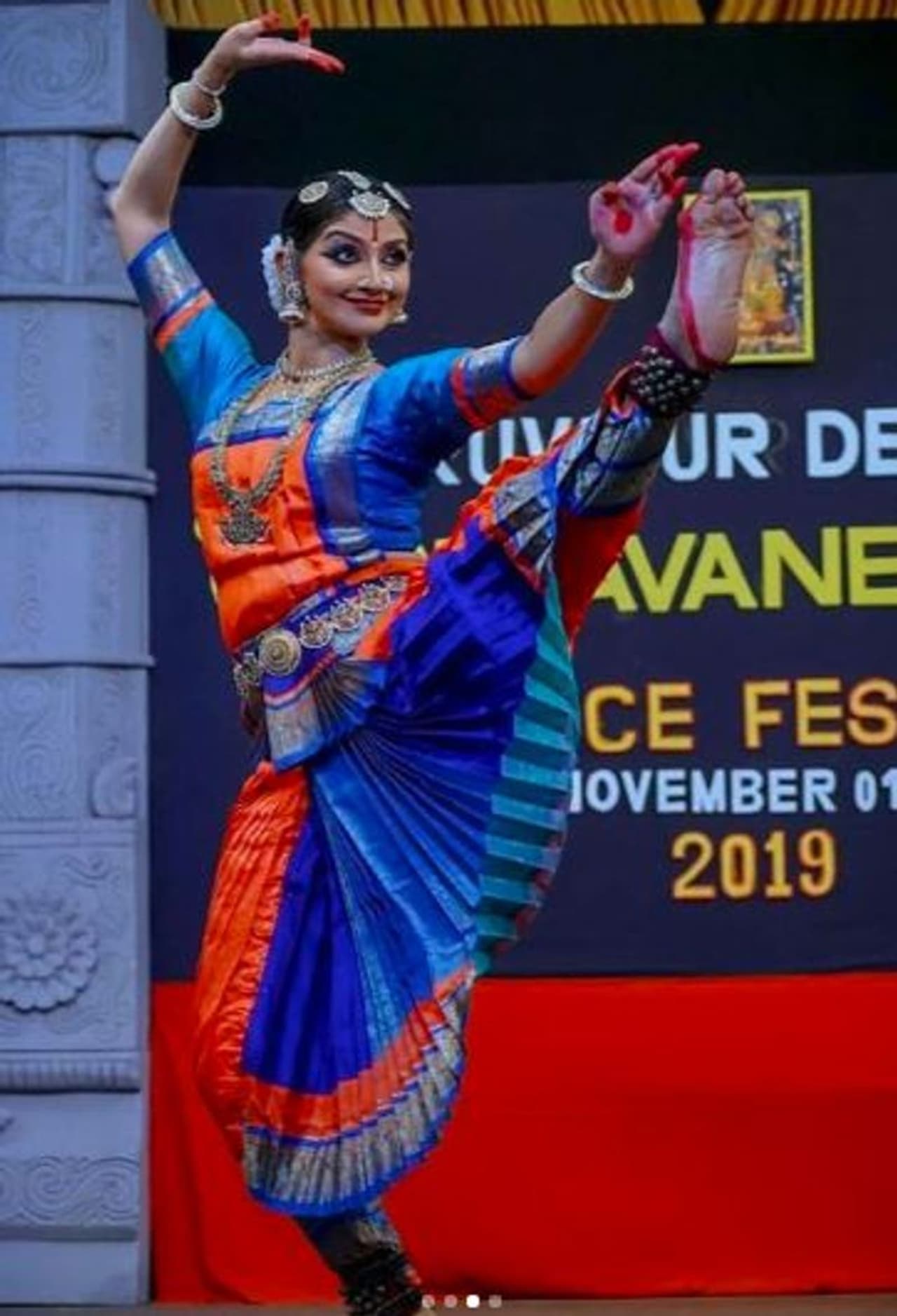 நடிகை திவ்யா உன்னியின் புகைப்பட தொகுப்பு: நடிகை திவ்யா உன்னியின் புகைப்பட தொகுப்பு: