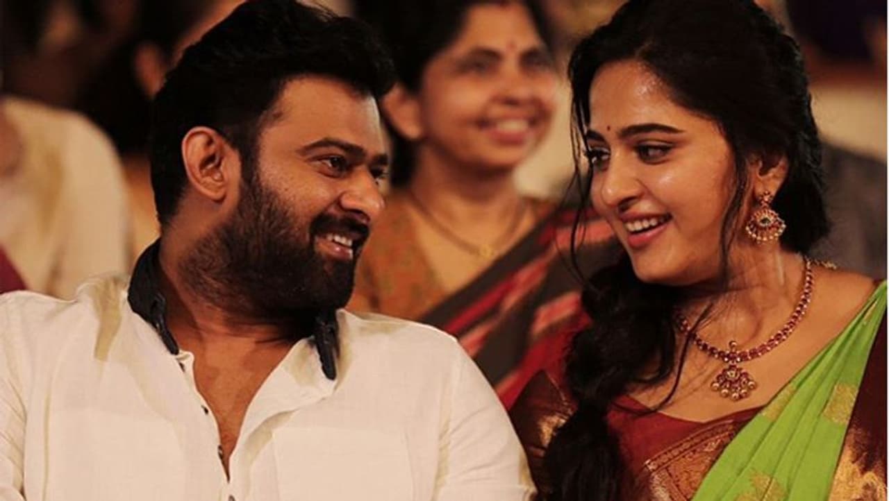 Baahubali actress Anushka Shetty's wedding rumours seems to be a never ending story. Initially, there have been dozens of rumours about Anushka dating Prabhas. Both the actors remained silent regarding the speculation. There were many speculations about them tying the knot as well.