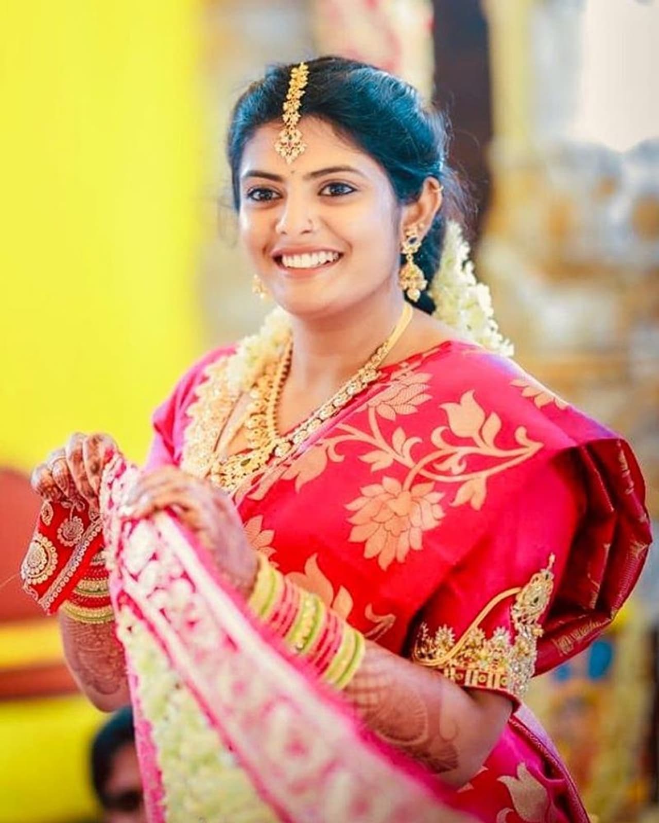 (Photo Courtesy__Instagram) డాషింగ్ డైరెక్టర్ పూరి జగన్నాథ్ తెలుగు సినిమా పరిశ్రమలో ప్రత్యేక స్థానం. తనదైన పంథాలో సినిమాలు తీస్తూ భారీ హిట్స్ దక్కించుకున్న స్టామినా ఉన్న దర్శకుడాయన. (Photo Courtesy__Instagram) డాషింగ్ డైరెక్టర్ పూరి జగన్నాథ్ తెలుగు సినిమా పరిశ్రమలో ప్రత్యేక స్థానం. తనదైన పంథాలో సినిమాలు తీస్తూ భారీ హిట్స్ దక్కించుకున్న స్టామినా ఉన్న దర్శకుడాయన.