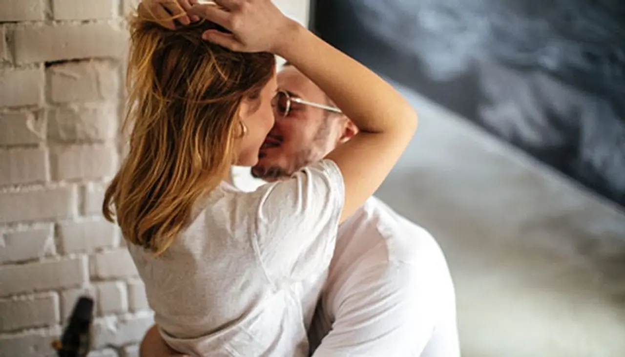 పెళ్లైన వెంటనే గర్భం దాల్చితే... ఎక్కువ కాలం ఎంజాయ్ చేయలేమని చాలా మంది దంపతులు భావిస్తుంటారు. వెంటనే పిల్లలు వస్తే.. బాధ్యతలు పెరిగి... లైఫ్ ఎంజాయ్ చేయడం కష్టమౌతుందనేది వారి నమ్మకం. పెళ్లైన వెంటనే గర్భం దాల్చితే... ఎక్కువ కాలం ఎంజాయ్ చేయలేమని చాలా మంది దంపతులు భావిస్తుంటారు. వెంటనే పిల్లలు వస్తే.. బాధ్యతలు పెరిగి... లైఫ్ ఎంజాయ్ చేయడం కష్టమౌతుందనేది వారి నమ్మకం.