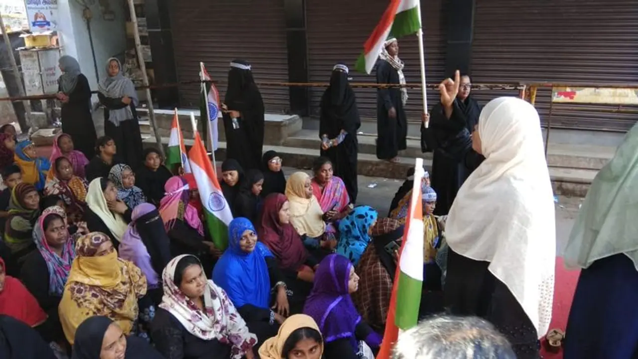 On the night of February 14, protesters fighting against CAA and NRC at Old Washermanpet in Chennai were attacked by the police. And the police have so far detained 100 peaceful protestors. After this incident, protests broke out in places like Trichy, Pollachi and Coimbatore in Tamil Nadu. People have hit the streets to condemn the act. On the night of February 14, protesters fighting against CAA and NRC at Old Washermanpet in Chennai were attacked by the police. And the police have so far detained 100 peaceful protestors. After this incident, protests broke out in places like Trichy, Pollachi and Coimbatore in Tamil Nadu. People have hit the streets to condemn the act.
