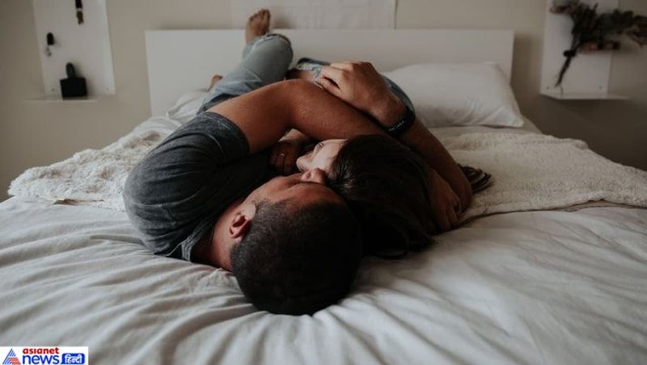 ఒకప్పుడు ఆడవారు ఉద్యోగాలు చేసేవారు కాదు.. మగవాడు పొద్దున ఇంటిని ఆఫీసుకు వెళ్లి... తిరిగి సాయంత్రానికి చేరుకునే సరికి... భార్య అన్నీ సిద్ధం చేసేది. కమ్మగా భోజనం సిద్ధం .. అందంగా ముస్తాబై భర్త రాకకోసం ఎదురు చూసేది. కానీ ప్రస్తుత పరిస్థితులు అంత అనుకూలంగా లేవు.