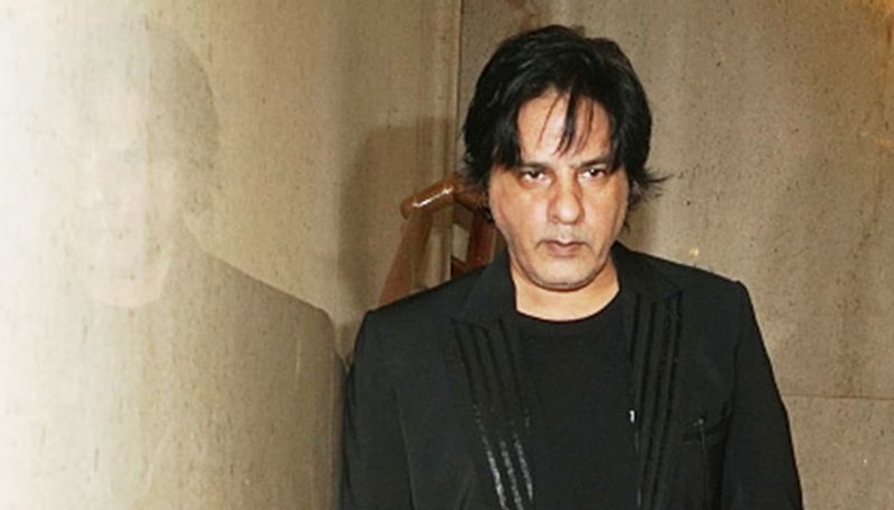 Season 1 – Rahul Roy emerged as the first Bigg Boss winner in 2006. Season 1 – Rahul Roy emerged as the first Bigg Boss winner in 2006.