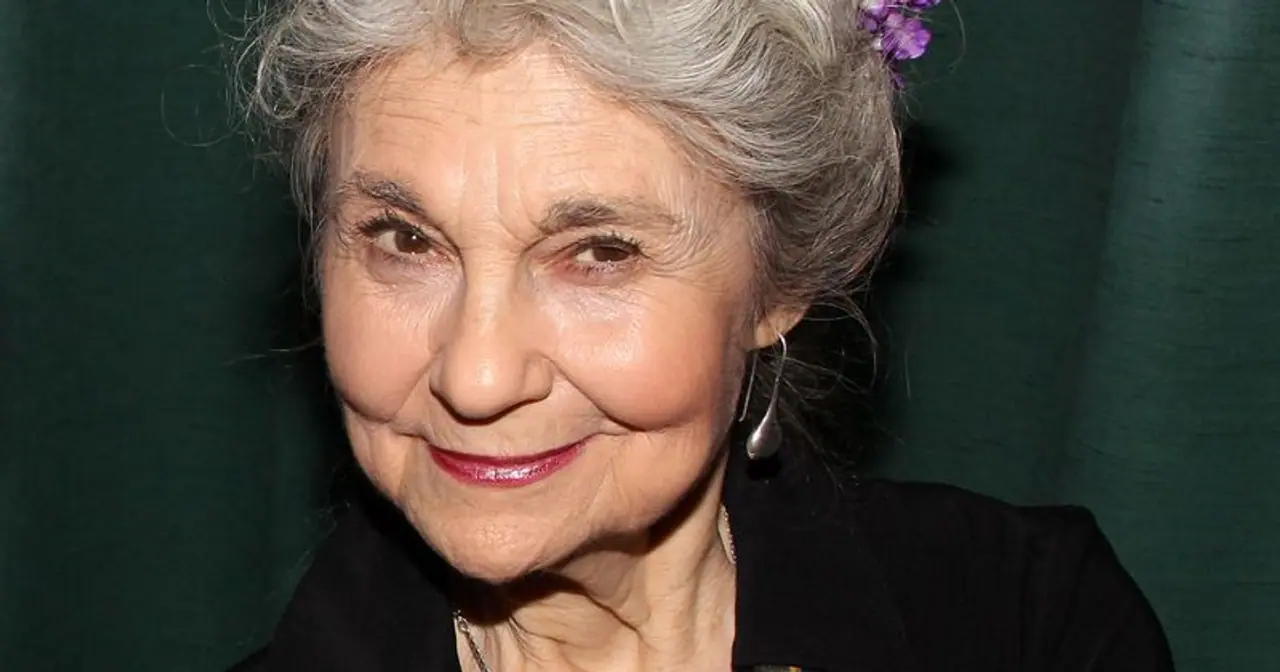 Broadway star Lynn Cohen, who was seen in the famous series Sex and the City, passed away at the age of 86. Broadway star Lynn Cohen, who was seen in the famous series Sex and the City, passed away at the age of 86.