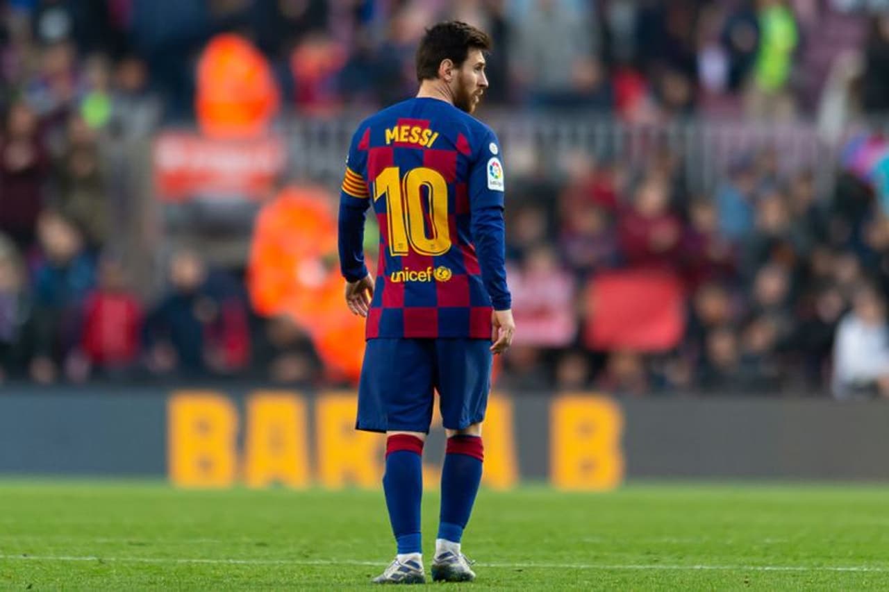 আর হয়তো খুব বেশিদিন প্রতিযোগিতামূলক ফুটবল খেলতে দেখা যাবে না লিওনেল মেসিকে