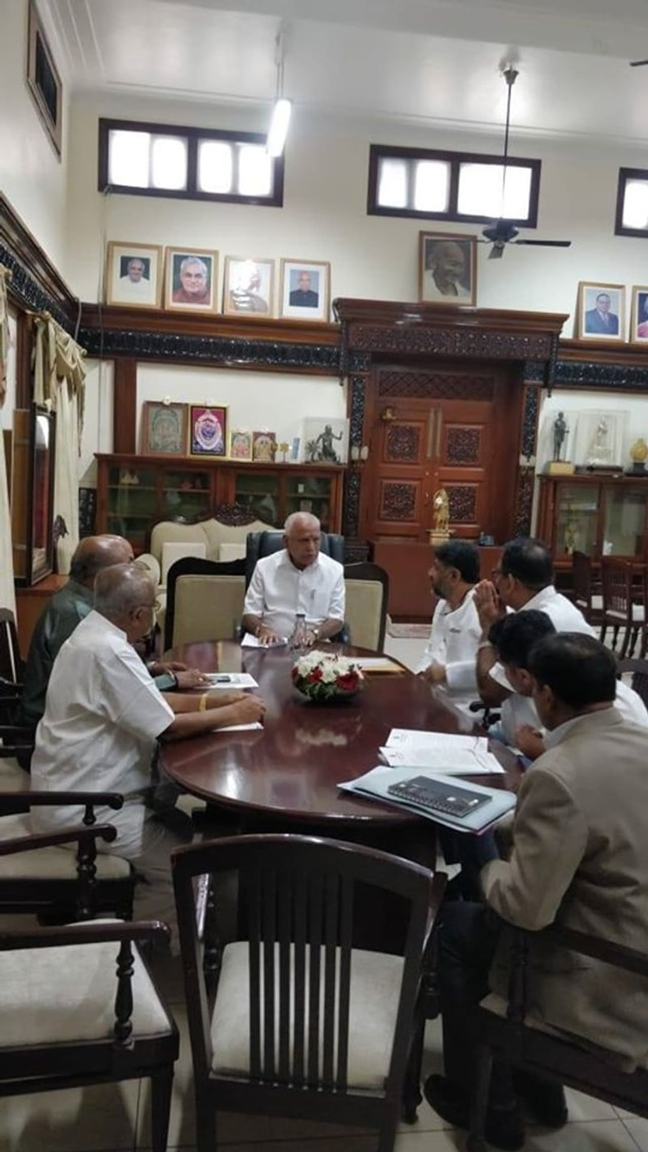 ಕನಕಪುರಿಂದ ಚಿಕ್ಕಬಳ್ಳಾಪುರ ಶಿಫ್ಟ್ ಆಗಿರುವ ಮೆಡಿಕಲ್ ಕಾಲೇಜು ವಿವಾದ ಮತ್ತೆ ರಾಜ್ಯ ರಾಜಕಾರಣದಲ್ಲಿ ಮುನ್ನೆಲೆಗೆ ಬಂದಿದೆ. ಕನಕಪುರಿಂದ ಚಿಕ್ಕಬಳ್ಳಾಪುರ ಶಿಫ್ಟ್ ಆಗಿರುವ ಮೆಡಿಕಲ್ ಕಾಲೇಜು ವಿವಾದ ಮತ್ತೆ ರಾಜ್ಯ ರಾಜಕಾರಣದಲ್ಲಿ ಮುನ್ನೆಲೆಗೆ ಬಂದಿದೆ.