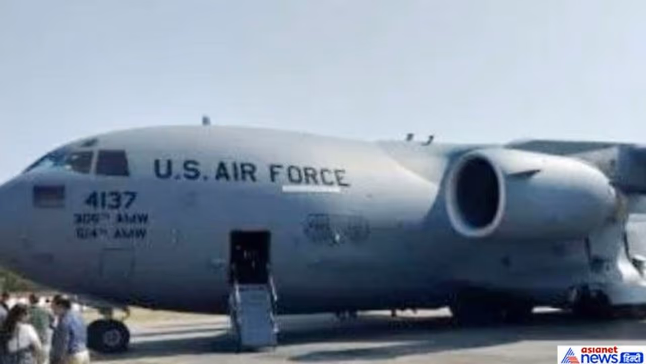 ಟ್ರಂಪ್ ಪ್ರವಾಸಕ್ಕೂ ಮುನ್ನ ಹರ್ಕ್ಯೂಲಸ್ ವಿಮಾನ ಅಹಮದಾಬಾದ್ ತಲುಪುತ್ತಿದ್ದಂತೆಯೇ ಎಲ್ಲರ ದೃಷ್ಟಿ ಅದರ ಮೇಲೆ ನೆಟ್ಟಿತ್ತು. ಈ ವಿಮಾನದ ಮೂಲಕ ಟ್ರಂಪ್ ಬೆಂಗಾಲು ಪಡೆಯ ಕಾರು, ರಹಸ್ಯ ಕ್ಯಾಮೆರಾಗಳು, ಫೈಯರ್ ಸೇಫ್ಟಿ ಸಿಸ್ಟಂನಂತಹ ಅಗತ್ಯ ಉಪಕರಣಗಳೂ ತರಲಾಗಿವೆ.